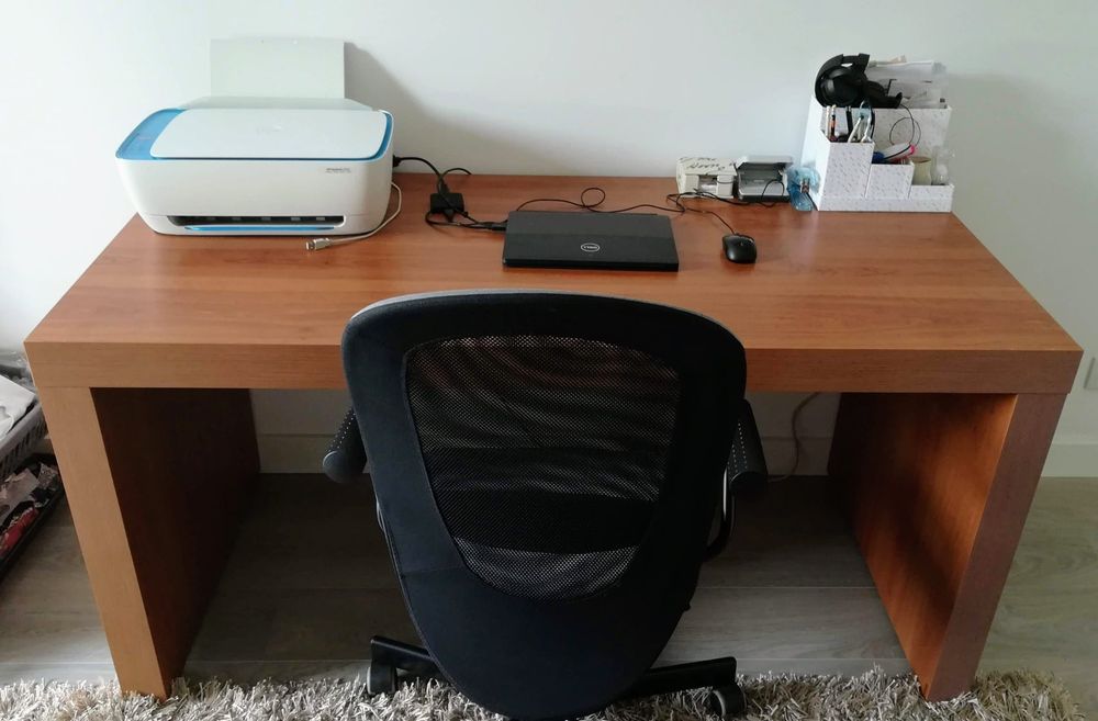 Secretária e estante de escritório