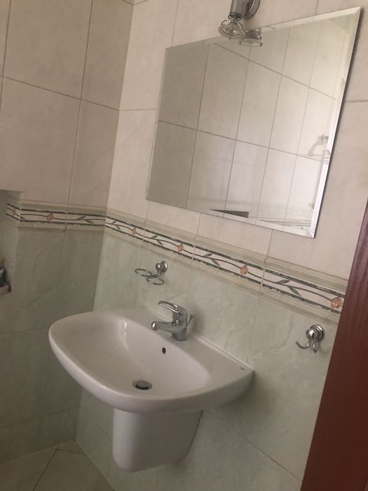 Umywalka scienna Roca z polpostumentem plus bateria  KFA