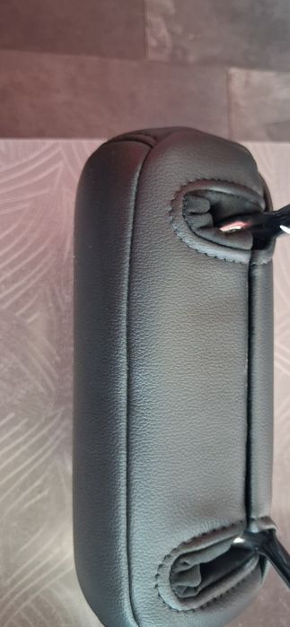 Подголовник Ford