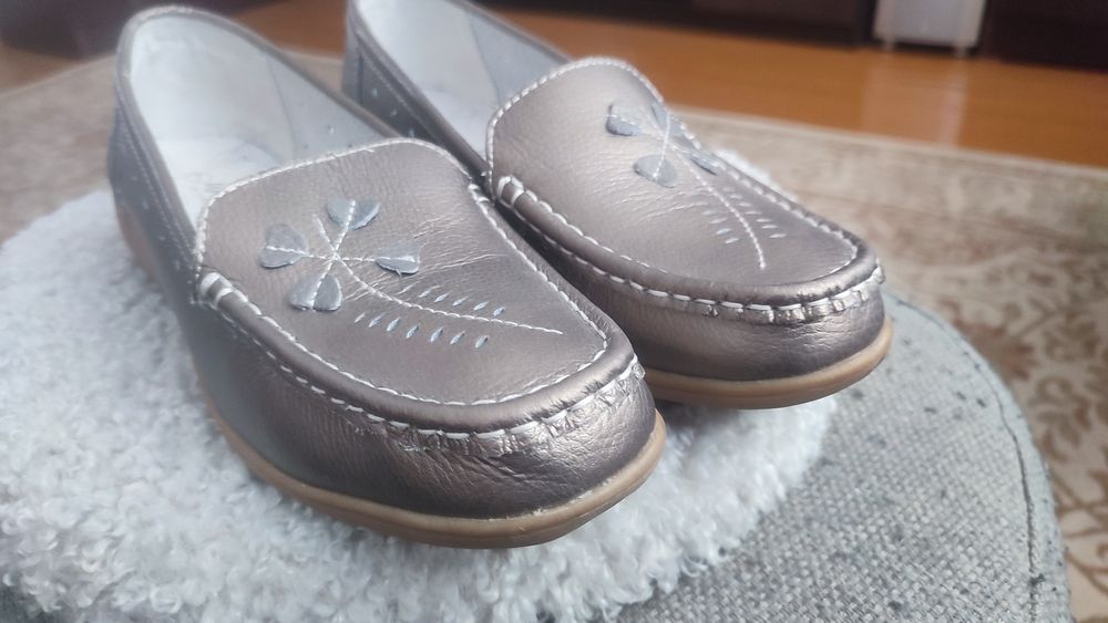нові якісні мокасини  з натуральної шкіри фірми Cushion Walk
