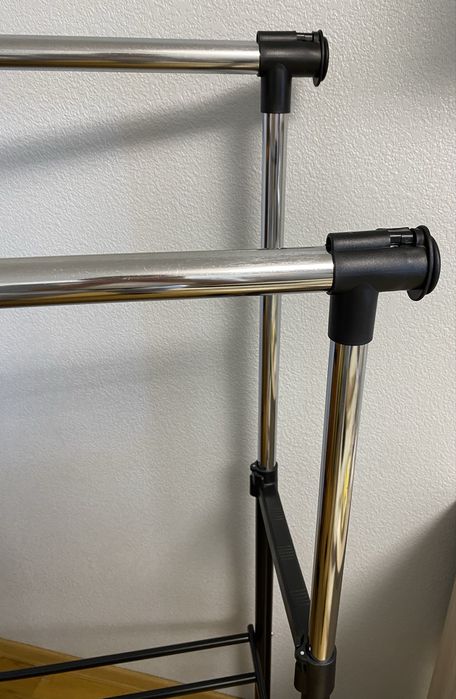 Вішалка пересувна JYSK подвійна в ідеальному стані