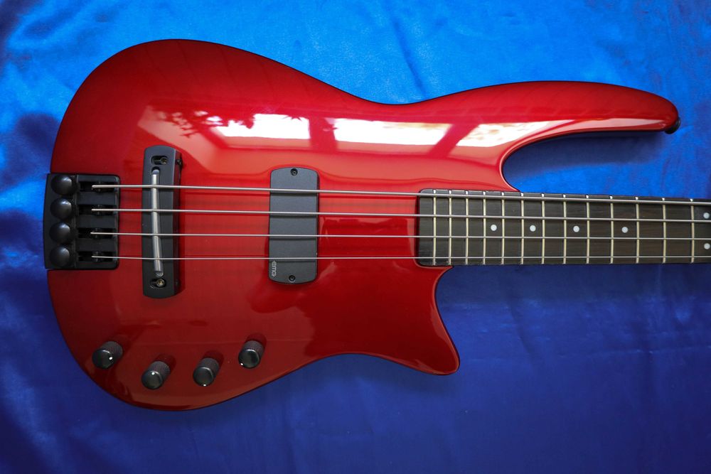 NS Design WAV4 Radius Bass 2016