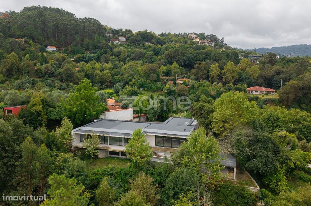 Moradia T4 em Construção na Ventosa - Gerês