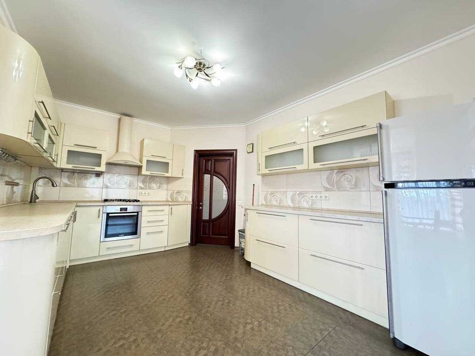 Продається Будинок з ремонтом, меблями, гаражем,сауною, ділянка 6 сот.