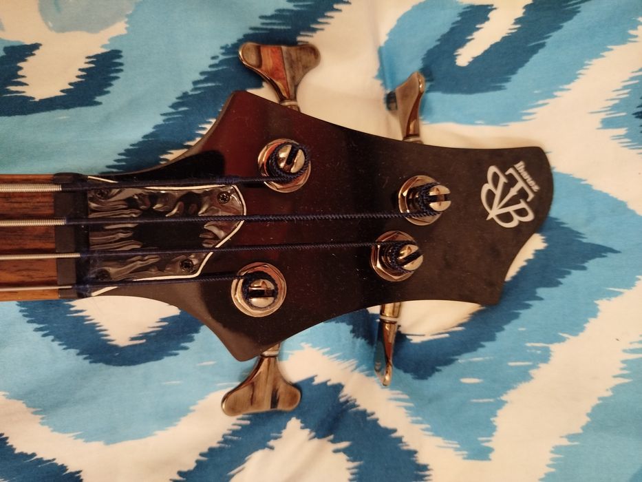 Baixo Ibanez único em Portugal( ler anúncio)