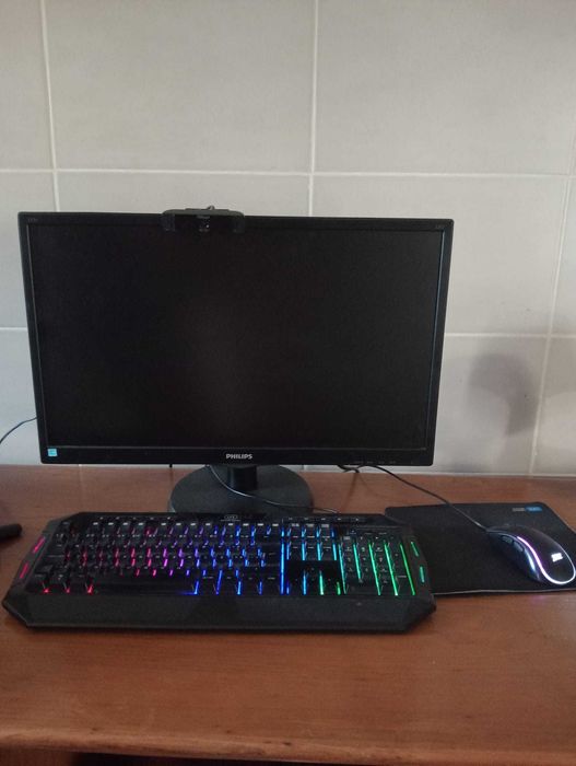 PC Gaming Completo Ryzen 7 + RX 6600 | Monitor + Teclado + Rato