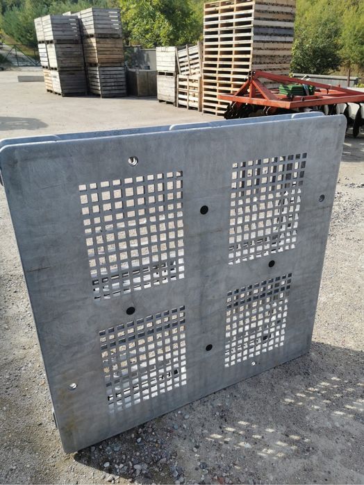 Sprzedam palety plastikowe 1180/1250