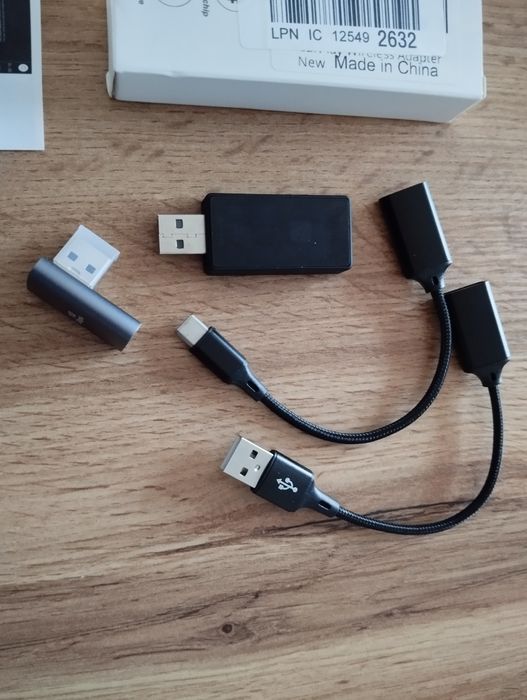 Bezprzewodowy adapter Apple CarPlay