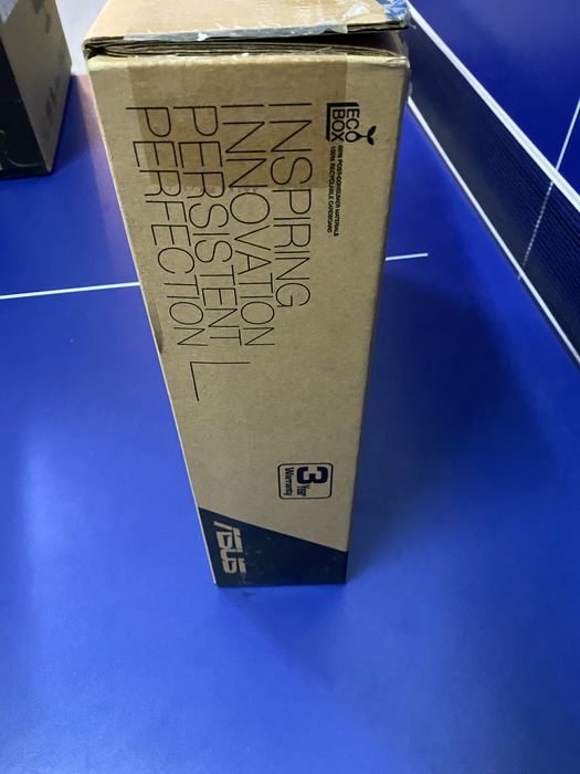 Monitor ASUS VS197 LED 18.5” — Excelente Estado