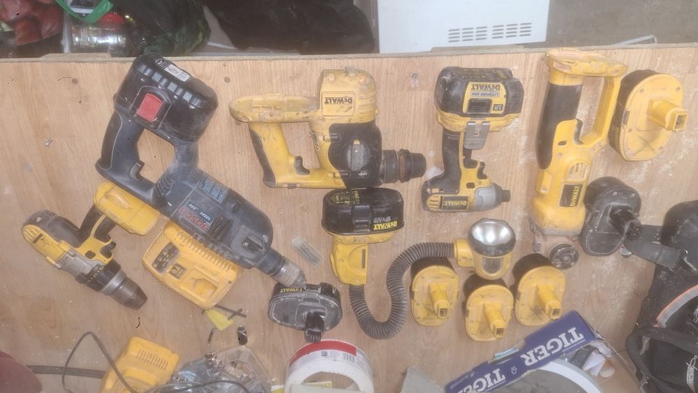 Zestaw narzedzi de wolt