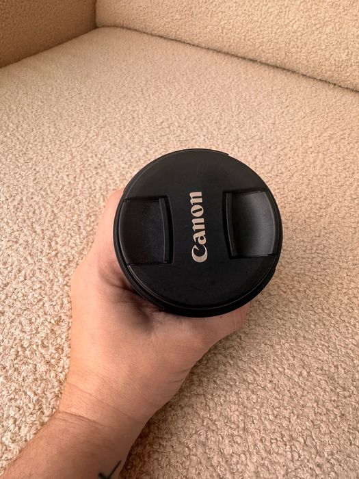 Objetiva Canon RF 85mm F2 Macro IS STM