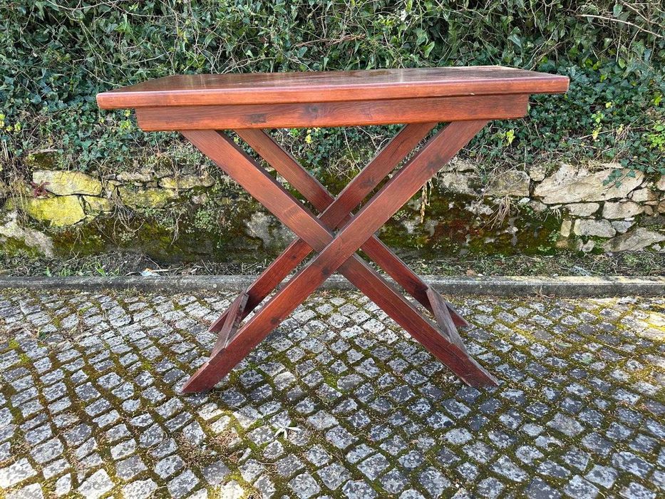 Mesa de loja balcão, pernas em tesouro, como nova