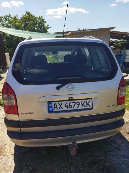 Opel Zafira 2.2D 2003 року