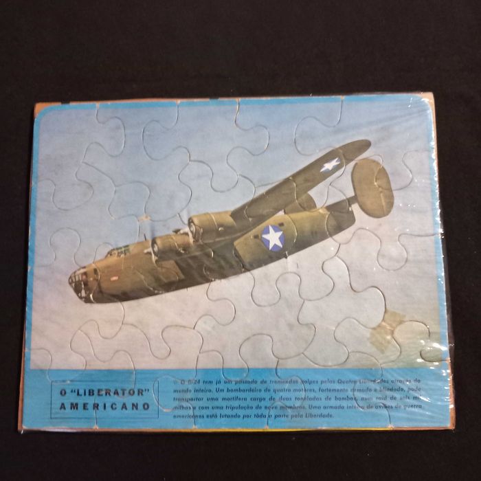 Puzle antigo avião Libertador