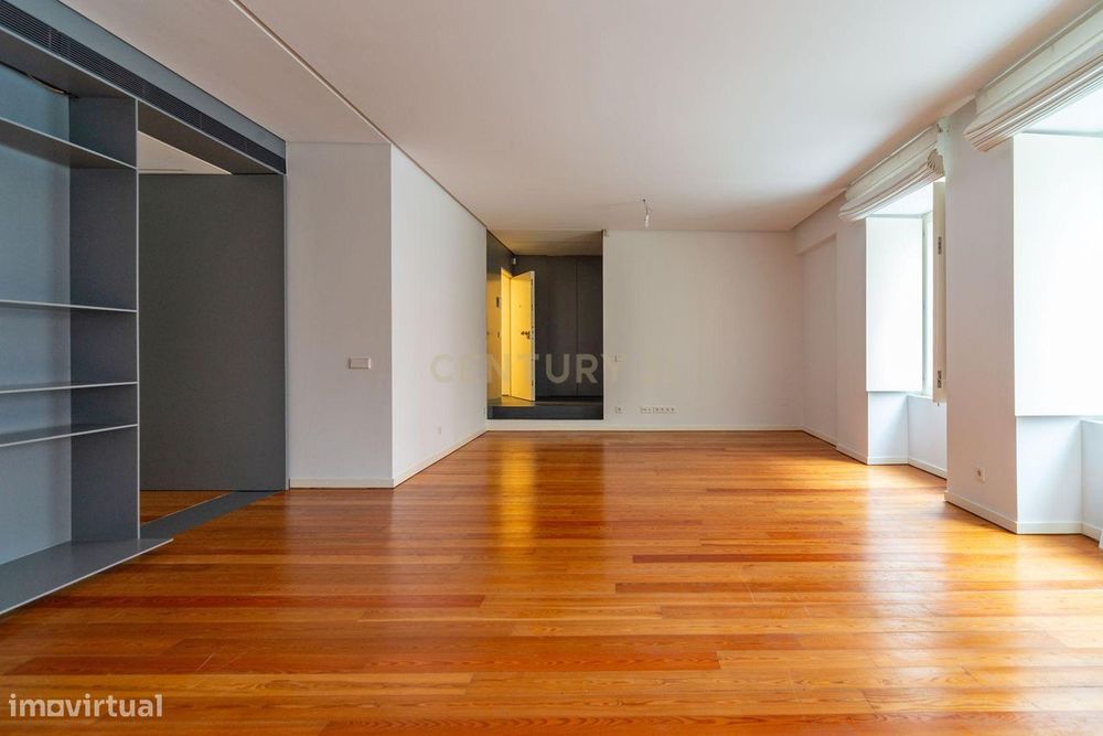 Espetacular  apartamento  na Lapa com estacionamento e logradouro