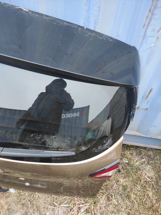 Sprzedam do reanult captur klapę tylna