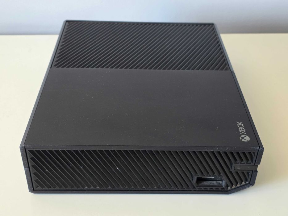 Konsola Microsoft XBOX One 1TB zestaw