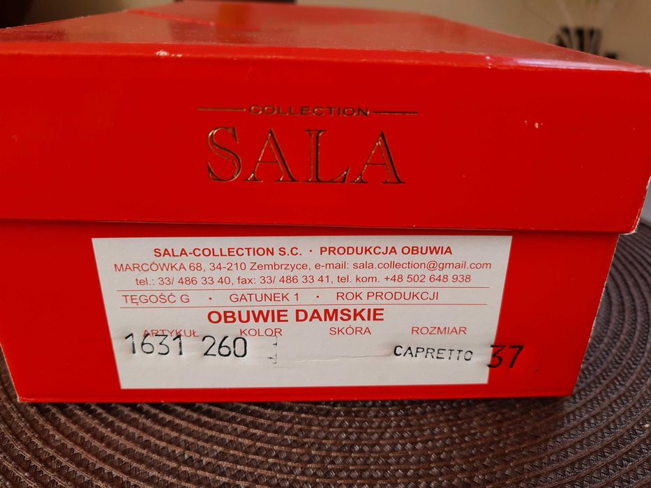 Czerwone czółenka damskie