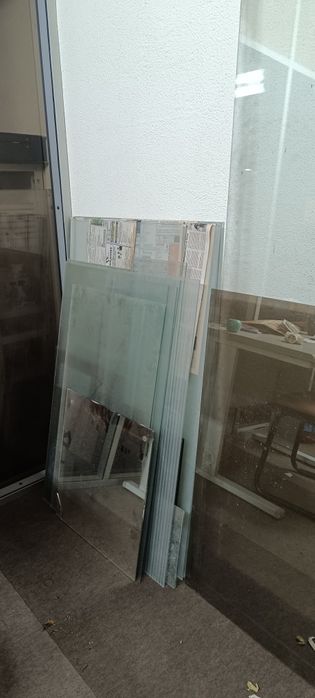 Vários vidros de vários tipos e tamanhos -PARA DESOCUPAR