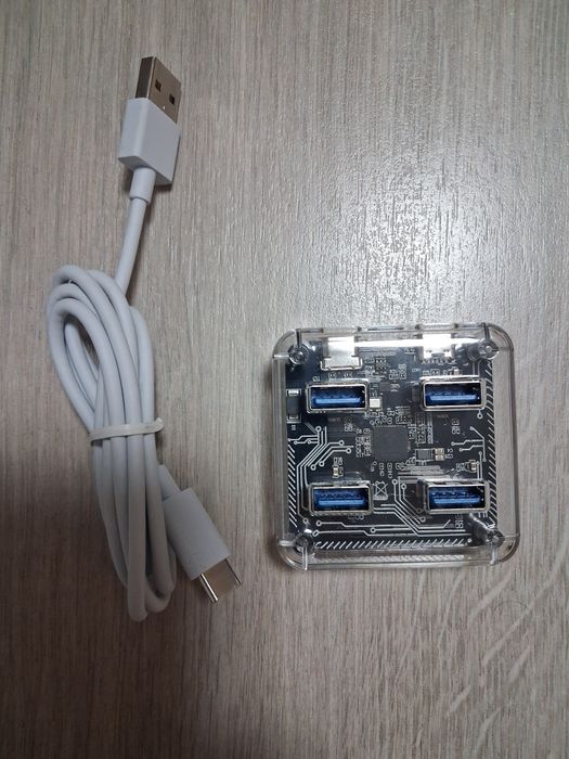 USB-хаб ORICO, якому нічого приховувати! 4 порти + додаткове живлення