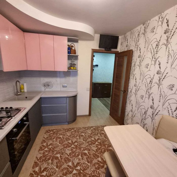 Продам 3к Парус Коммунар Свежий  ремонт !