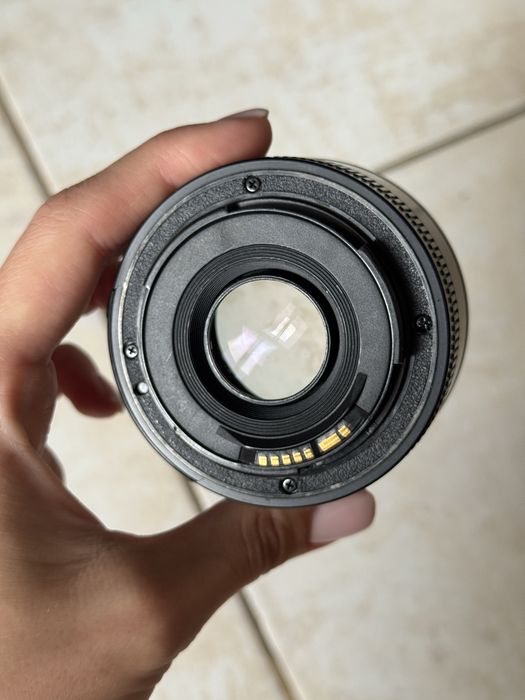 Обʼєктив Yongnuo 50mm 1.8 canon