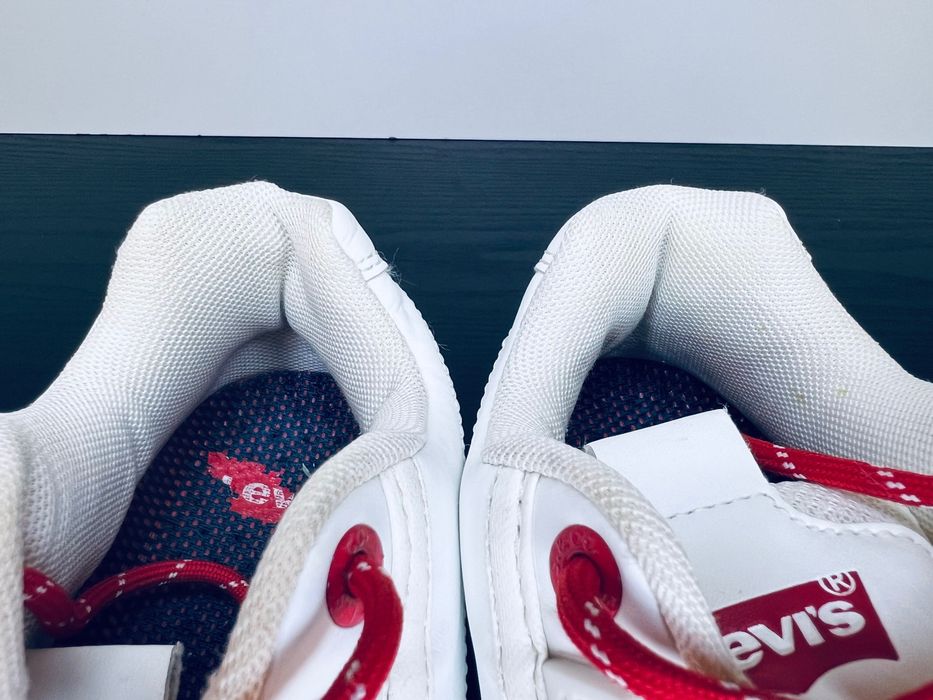 Кросівки Levis 37р 23.5см