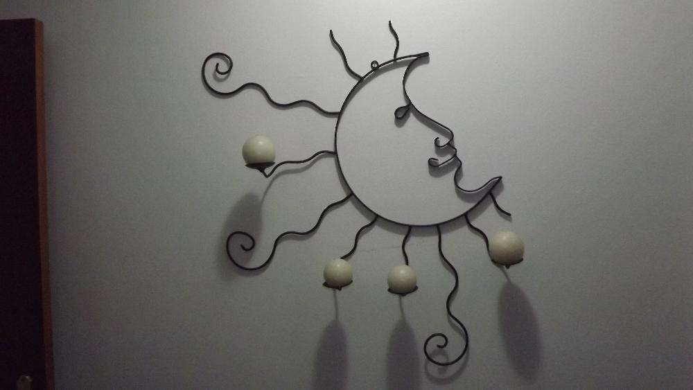 Banco ferro forjado e pele e Castiçal ferro de bolas de cera