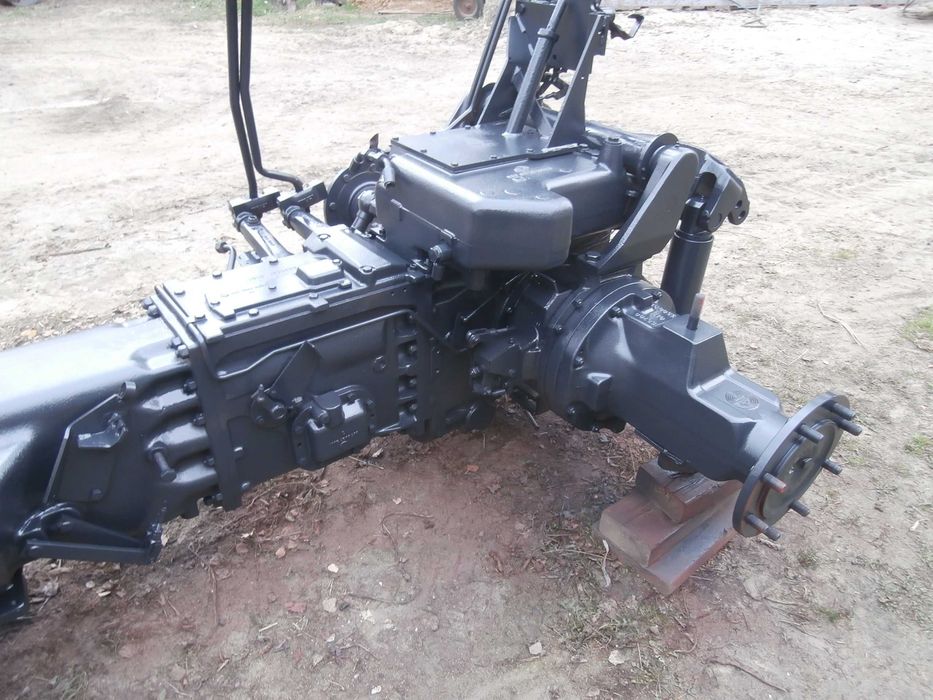 silnik skrzynia biegów tylni most przedni napęd Case New Holland