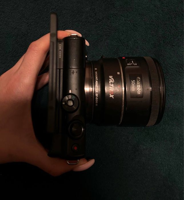 Продам canon eos m 100( аналог canon g7x)