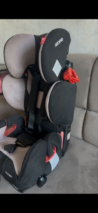 Продам автокрісло Recaro