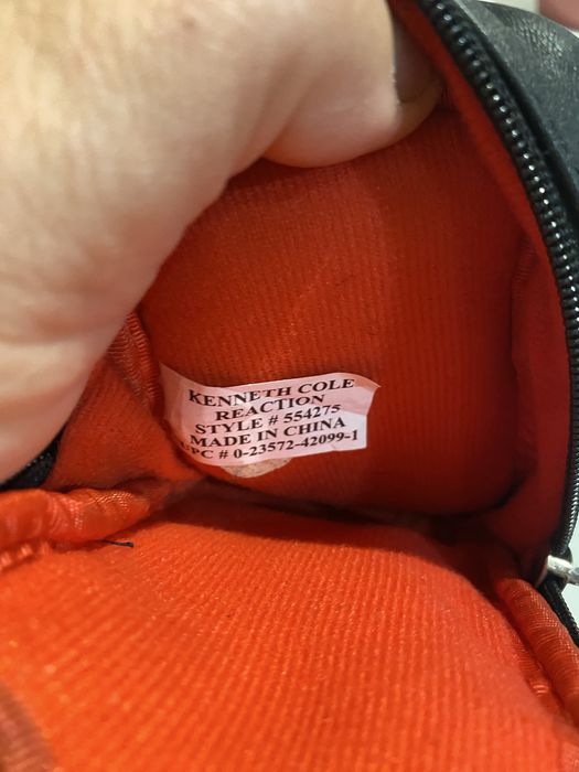 Futerał , saszetka firmy Kenneth Cole