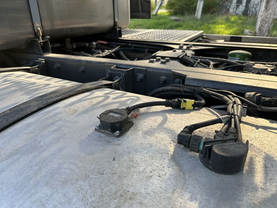 Продам Daf XF105 2010 рік Причеп самоскид MEILLER MHPS 41/3S 2015 рік