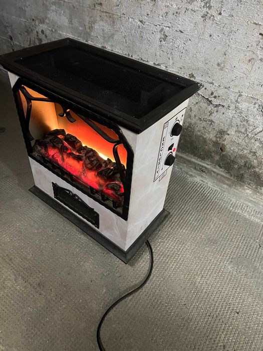 Kominek elektryczny Retro realistyczna imitacja prawdziwego ognia