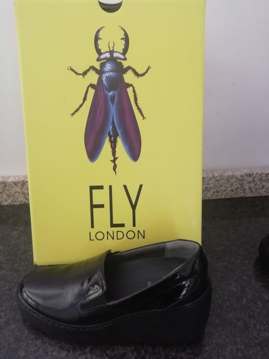 Sapatos novos Fly London 36