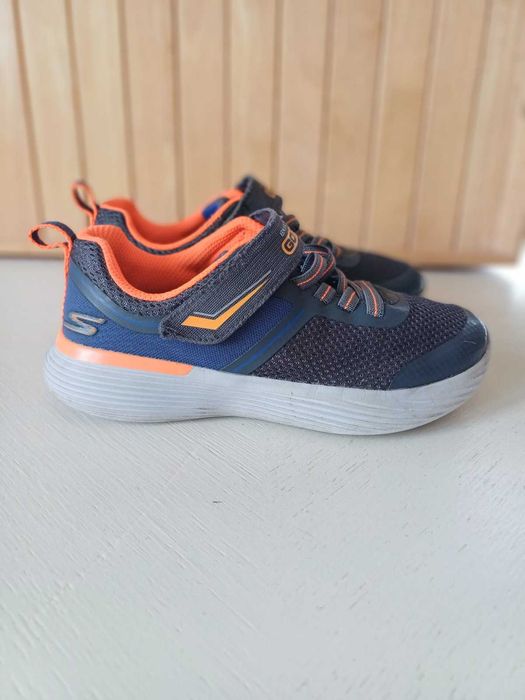 Продам дитячі кросівки Skechers