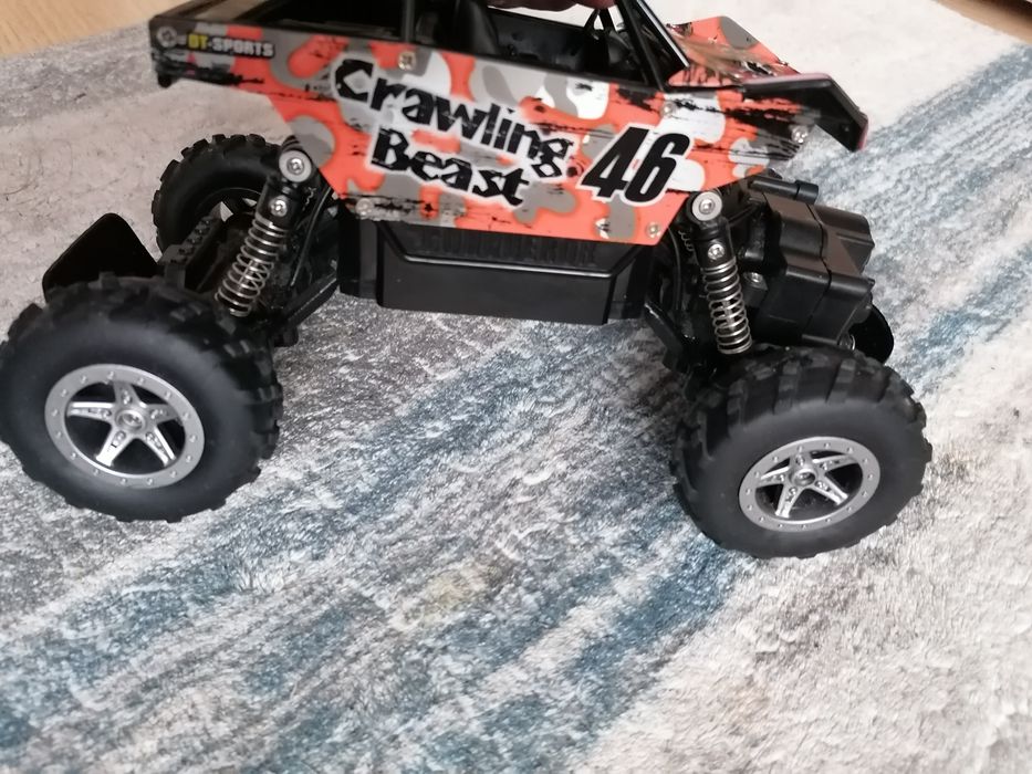 Samochód zdalnie sterowany Crawling Beast + pilot