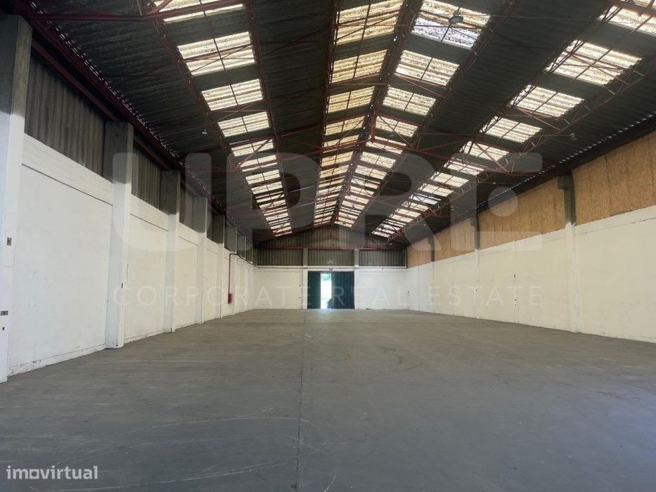 Armazém Logístico 1.075m2 | ARRENDA | Matosinhos
