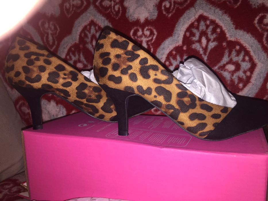 Sapatos Blanco leopardo e preto