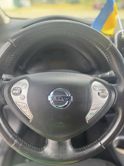 Продам Nissan Leaf 2016