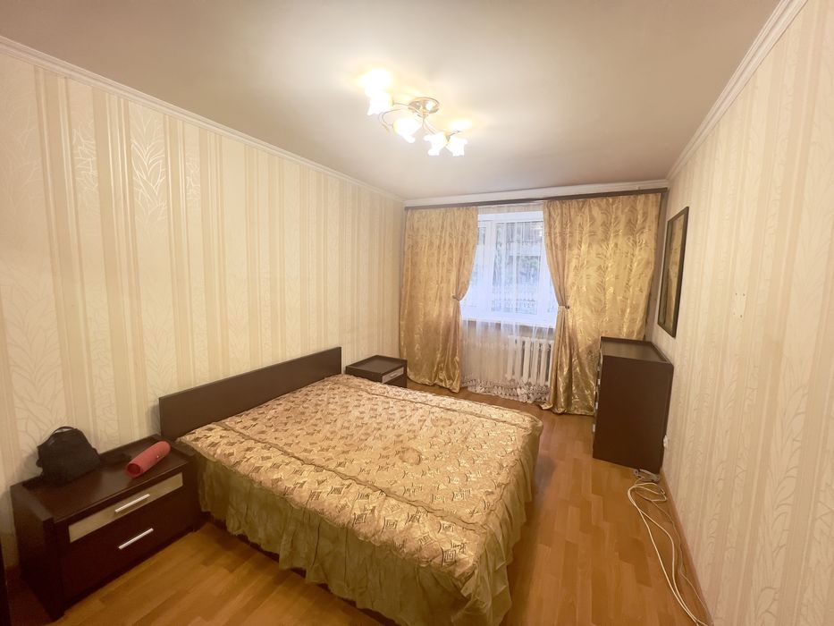 С ремонтом 2-х комнатная Варненская--парк Горького-Черёмушки--ГАЗ/ТЕЦ