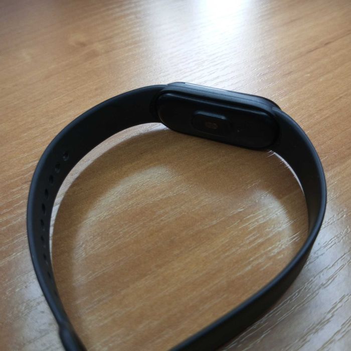 Продам Часи Mi Bent 5