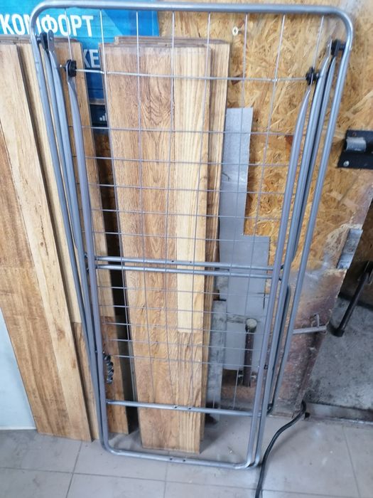 Утюг. Обигривач. Чайник. Доска для сушки.