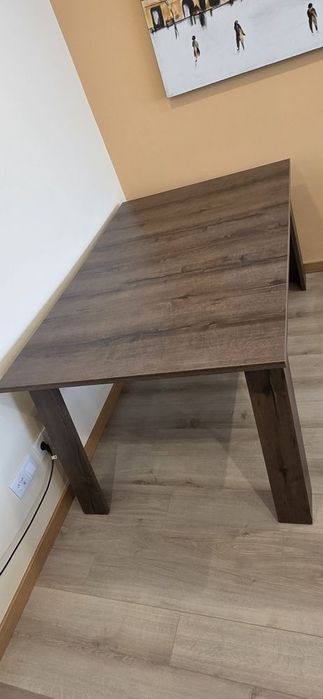 Mesa de jantar extensivel BOM ESTADO