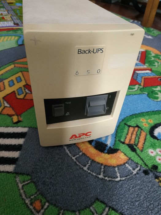 Джерело безперебійного живлення (ДБЖ) APC Back-UPS 650