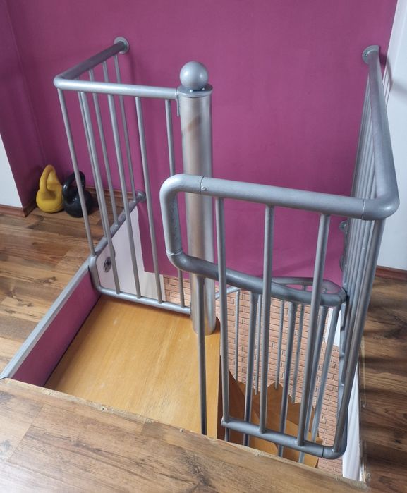 Schody kręcone bardzo dobry stan