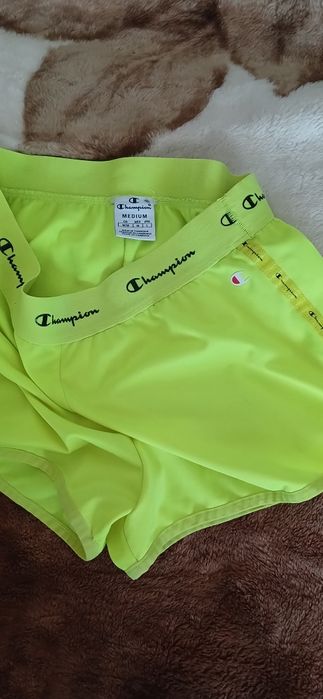 Спортивные лёгкие шорты Champion