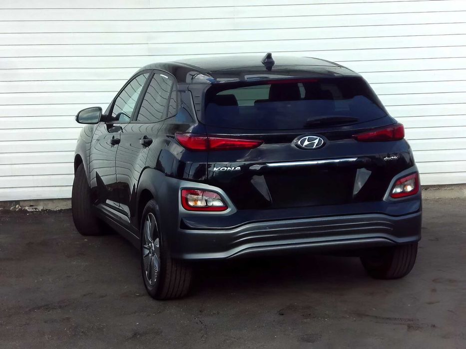 Hyundai Kona      2021