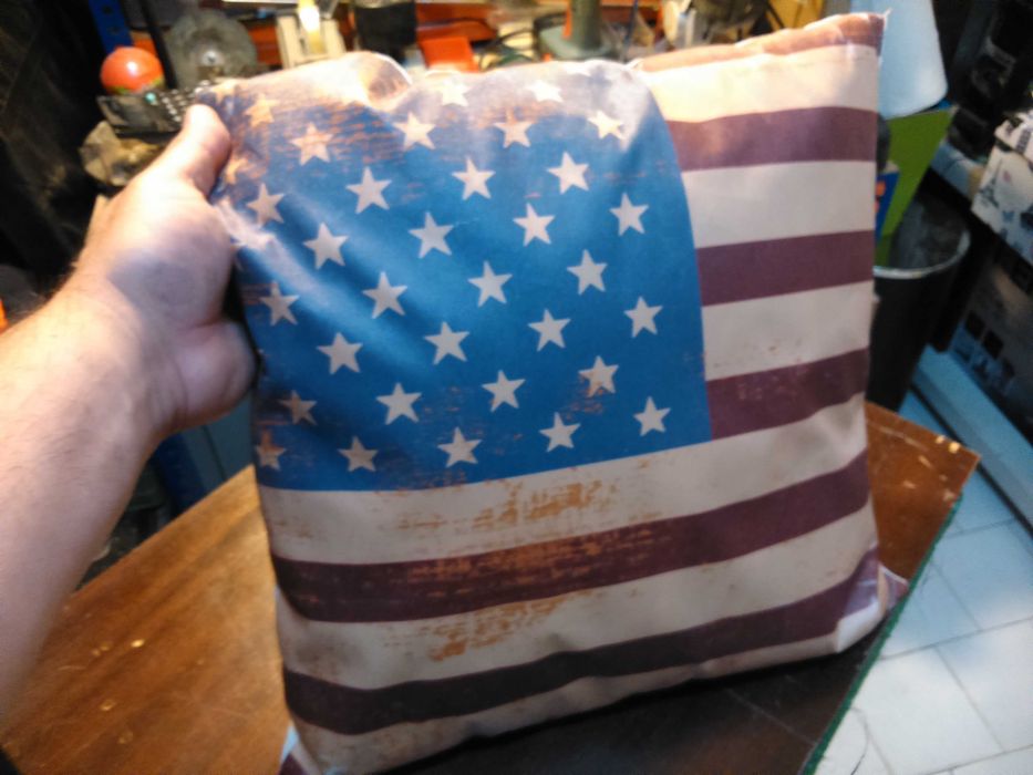 Pack de 6 almofadas 40cm tecido Bandeira U.S.A usadas em bom estado.