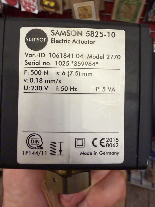 Siłownik elektryczny SAMSON 5825-10 – 230V   Nowy